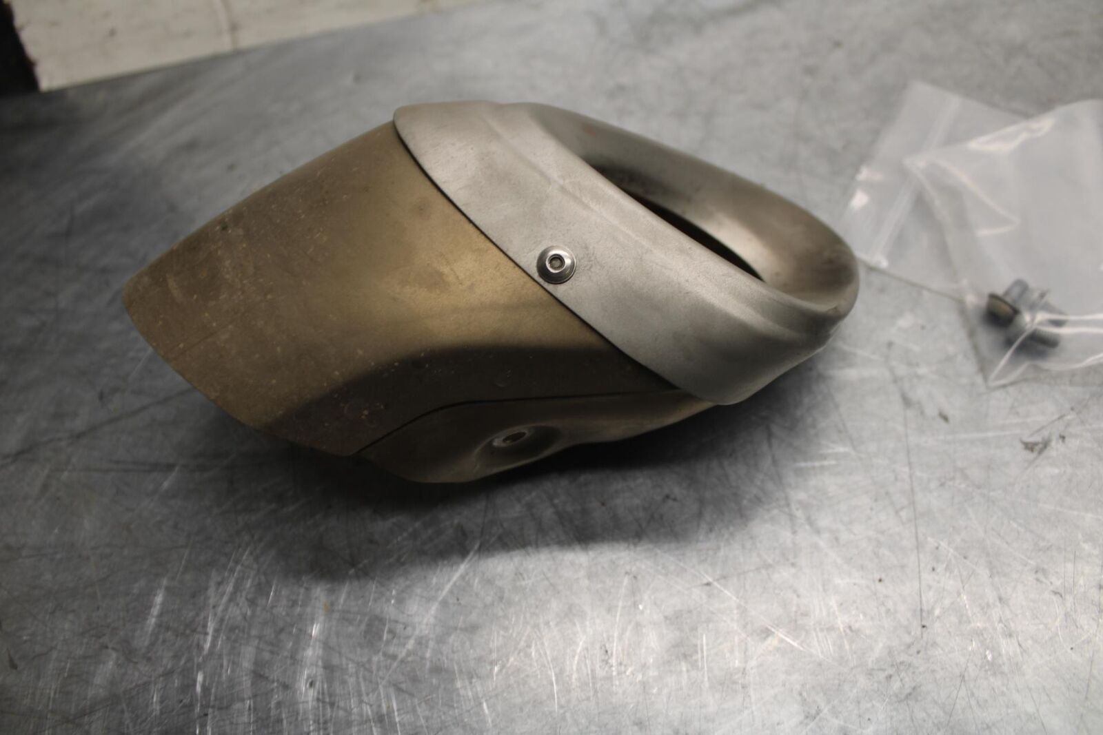 2015 Yamaha FJ09 EXHAUST PIPE MUFFLER SLIP ON CAN TIP COVER CAP BB41