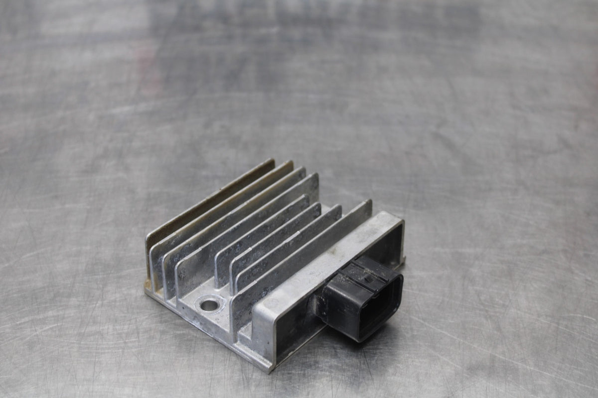 23-26 KAWASAKI NINJA ZX4RR RECTIFIER VOLTAGE REGULATOR BB872