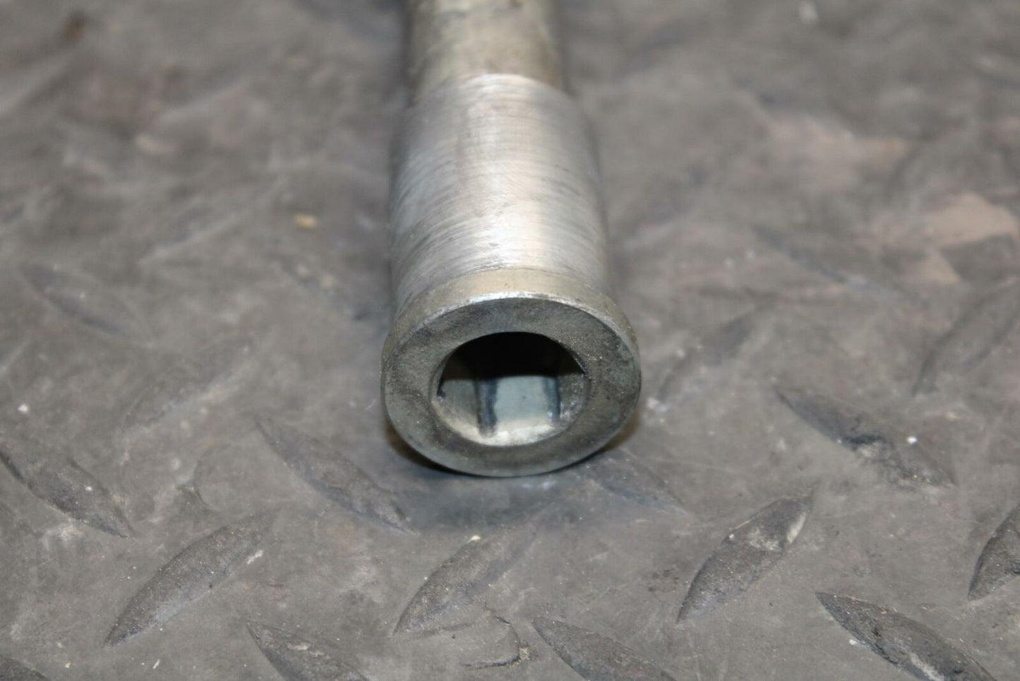 07-09 KAWASAKI VERSYS 650 FRONT WHEEL RIM AXLE PIVOT BOLT BB206