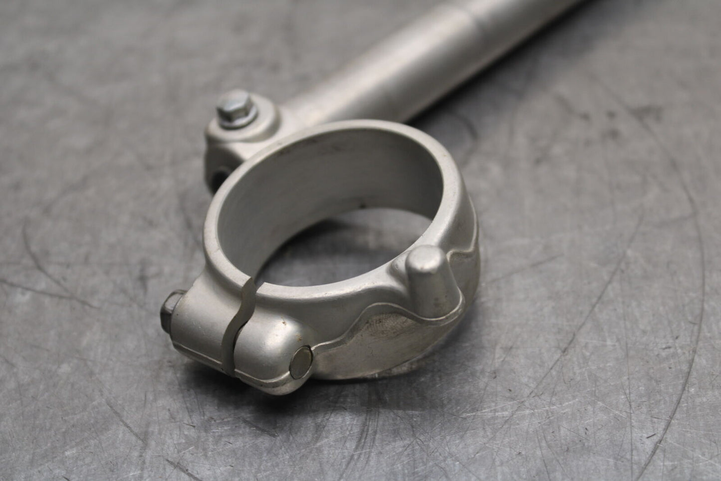 06-07 SUZUKI GSXR750 RIGHT CLIP ON HANDLEBAR BB110