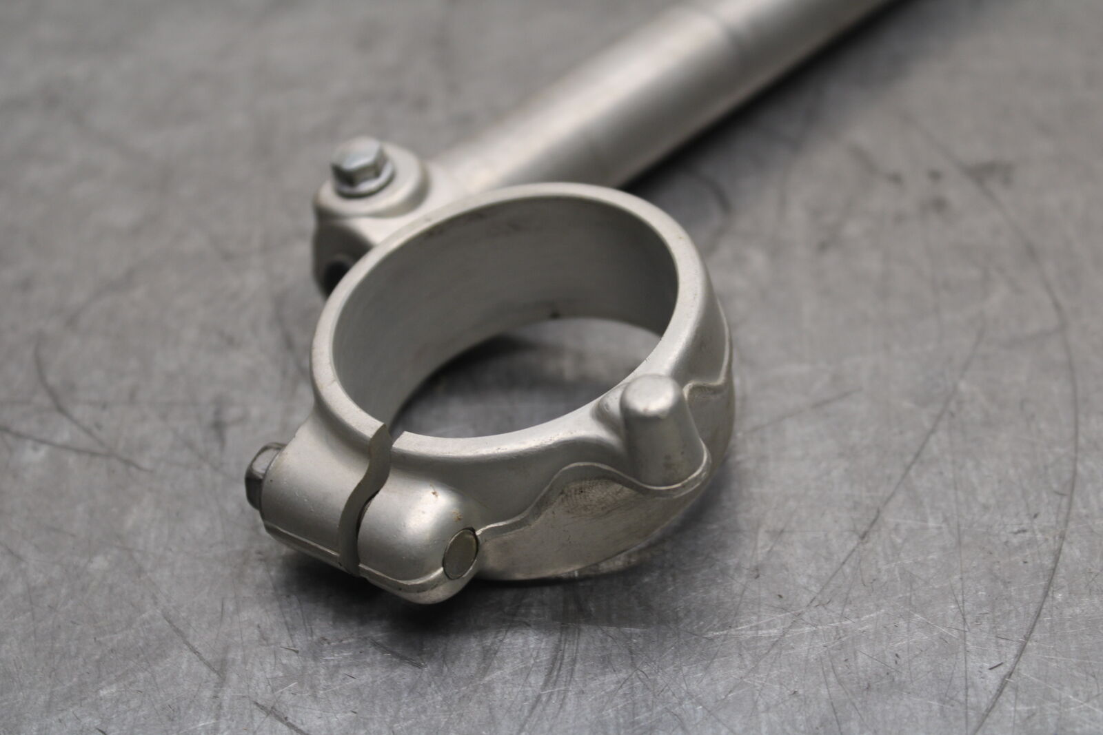 06-07 SUZUKI GSXR750 RIGHT CLIP ON HANDLEBAR BB110