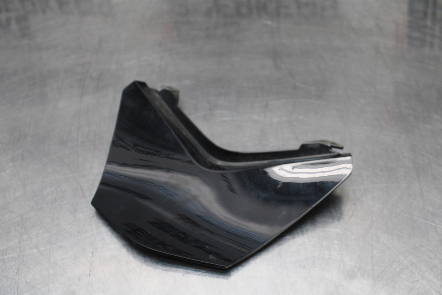 08 KAWASAKI NINJA ZX10R CENTER REAR BACK TAIL FAIRING COWL BB201