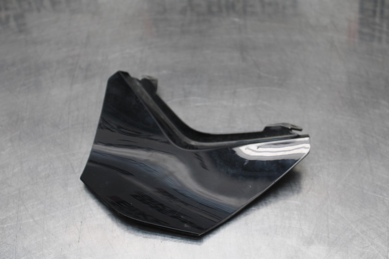 08 KAWASAKI NINJA ZX10R CENTER REAR BACK TAIL FAIRING COWL BB201