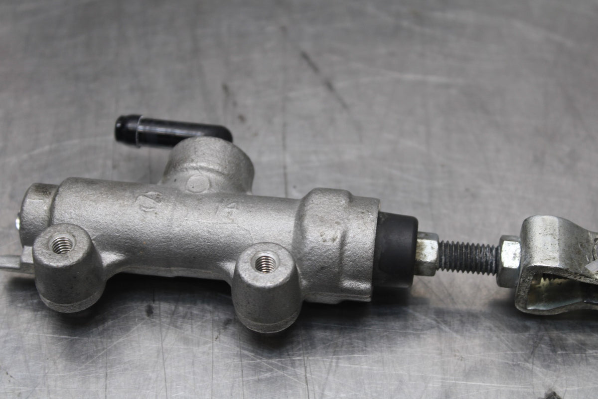 08-10 SUZUKI GSXR 600 REAR BACK BRAKE MASTER CYLINDER BB765