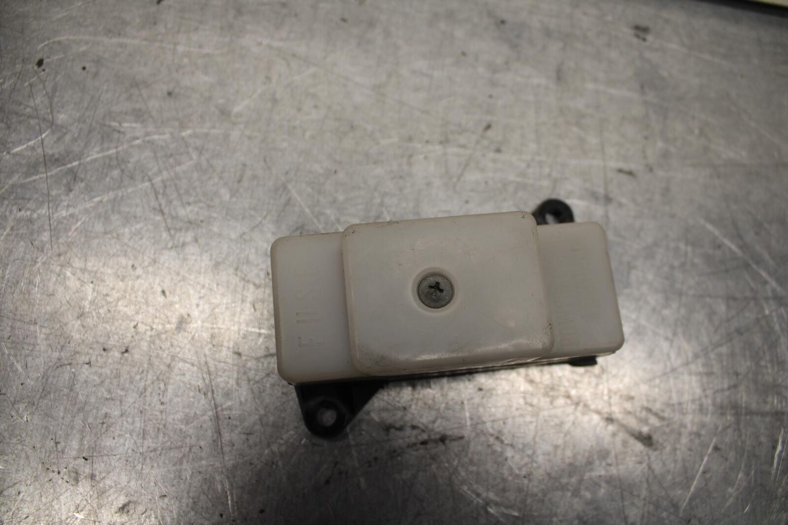 1988 Suzuki Katana 600 GSX600F RELAY ASSEMBLY FUSE BOX BB94
