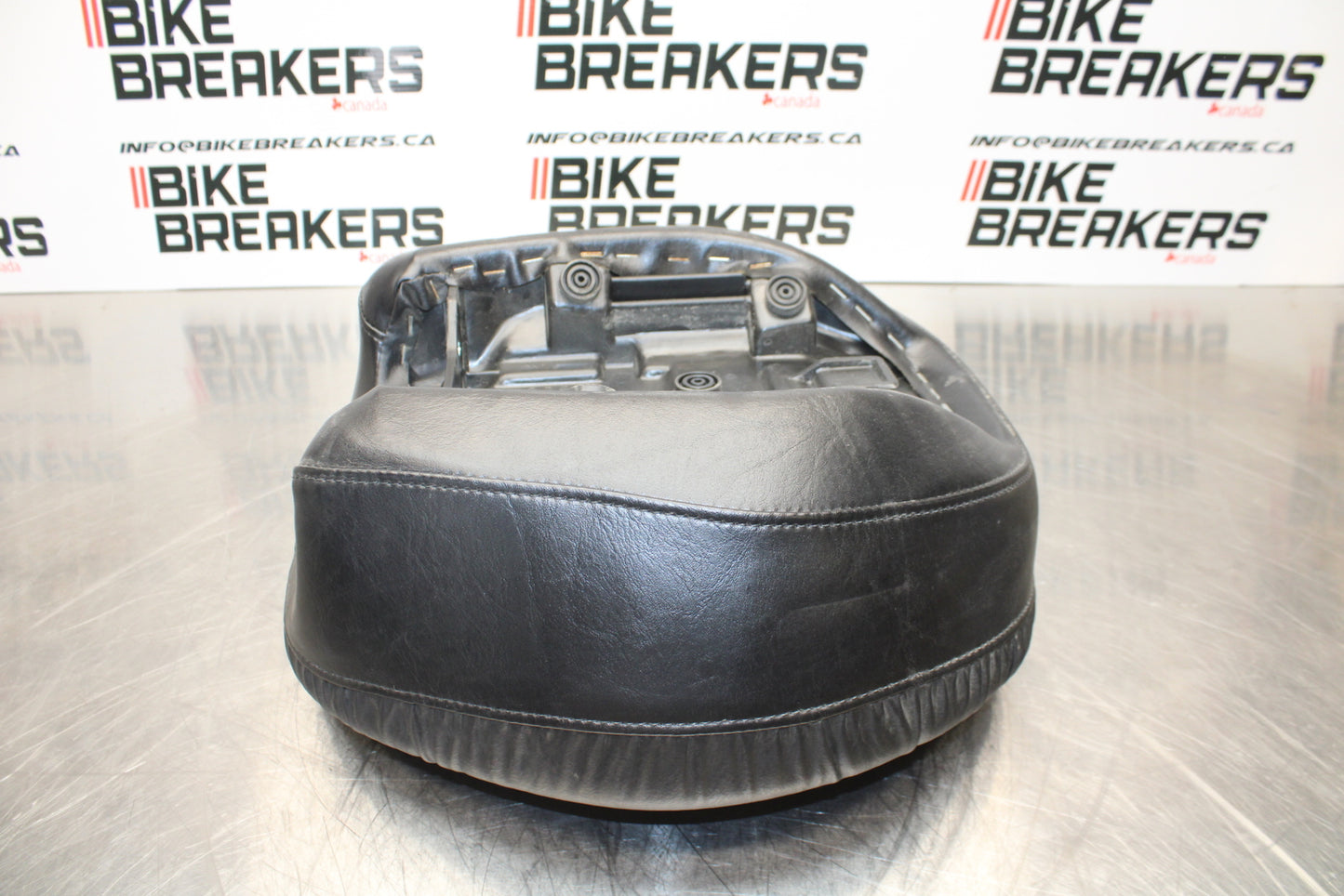 09 YAMAHA ROYAL STAR XVZ1300TF VENTURE REAR BACK PASSENGER SEAT BB151