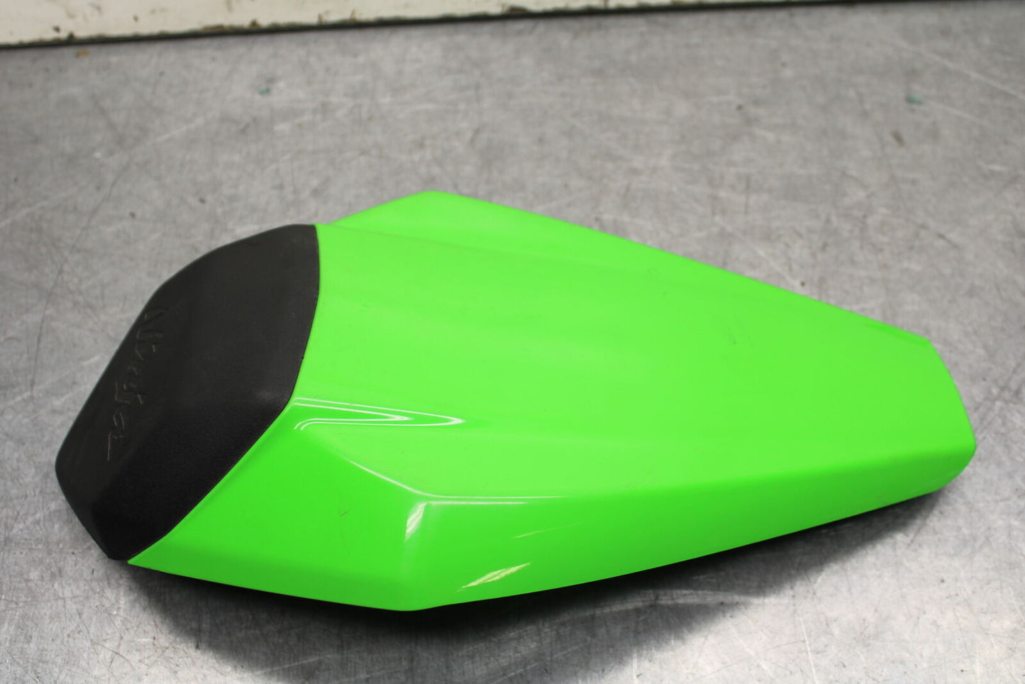 16 KAWASAKI NINJA ZX10R REAR SEAT SOLO COWL FAIRING COVER 99994-0667-51B BB650