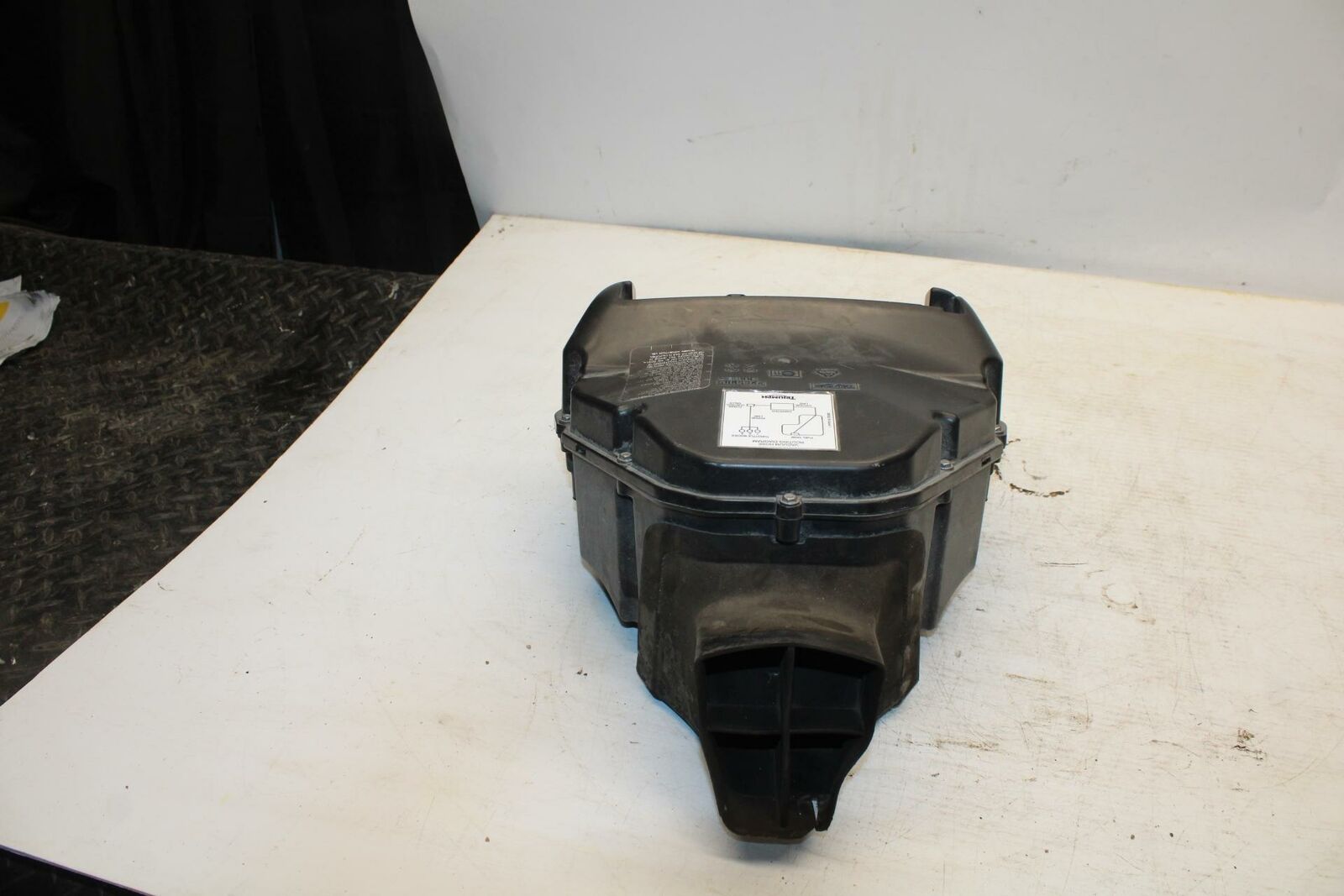 07-16 TRIUMPH STREET TRIPLE AIRBOX AIR INTAKE FILTER BOX BB361