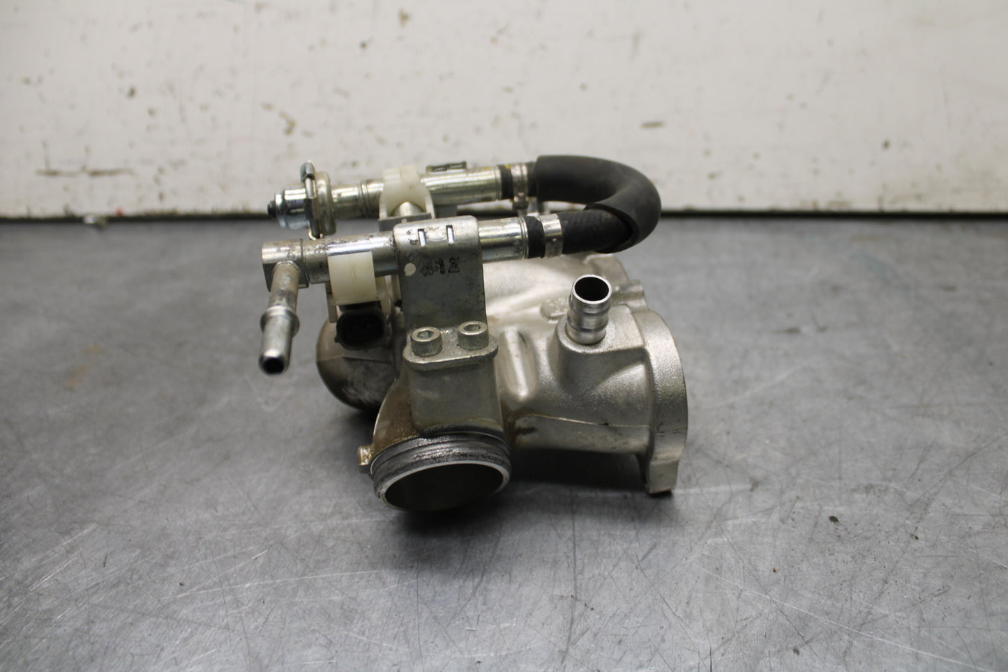 14-15 YAMAHA V STAR 1300 XVS1300CT TOURER AIR INTAKE MANIFOLD BB722
