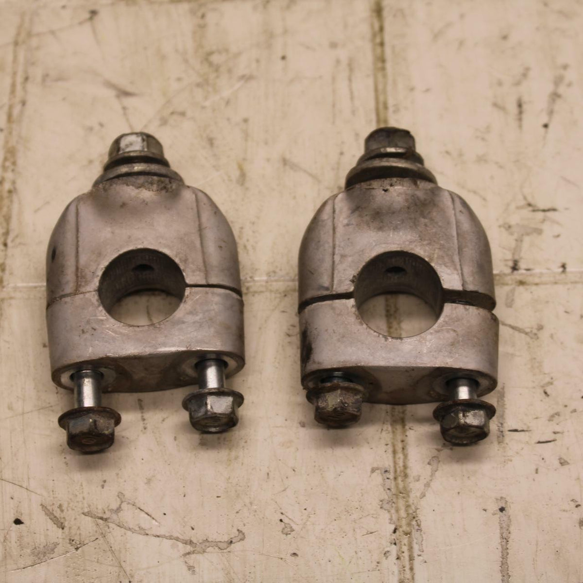 11-12 HONDA FOREMAN 500 HANDLEBAR RISERS CLAMPS BB410