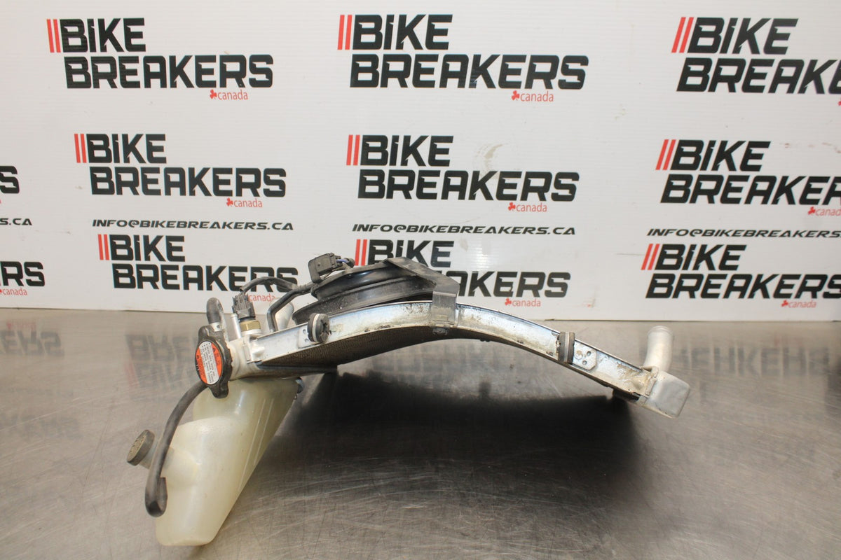 04-05 SUZUKI GSXR600 ENGINE RADIATOR MOTOR COOLER COOLING RADIATER BB329