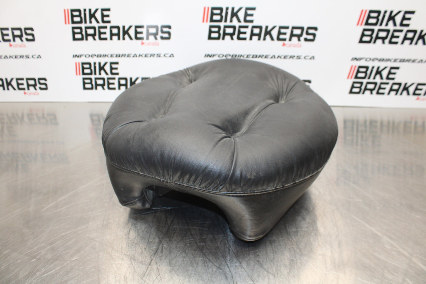 09 YAMAHA ROYAL STAR XVZ1300TF VENTURE REAR BACK PASSENGER SEAT BB151