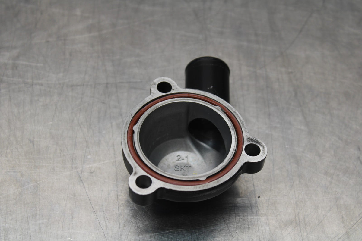 24 KAWASAKI NINJA 500 ABS THERMOSTAT COVER BB818
