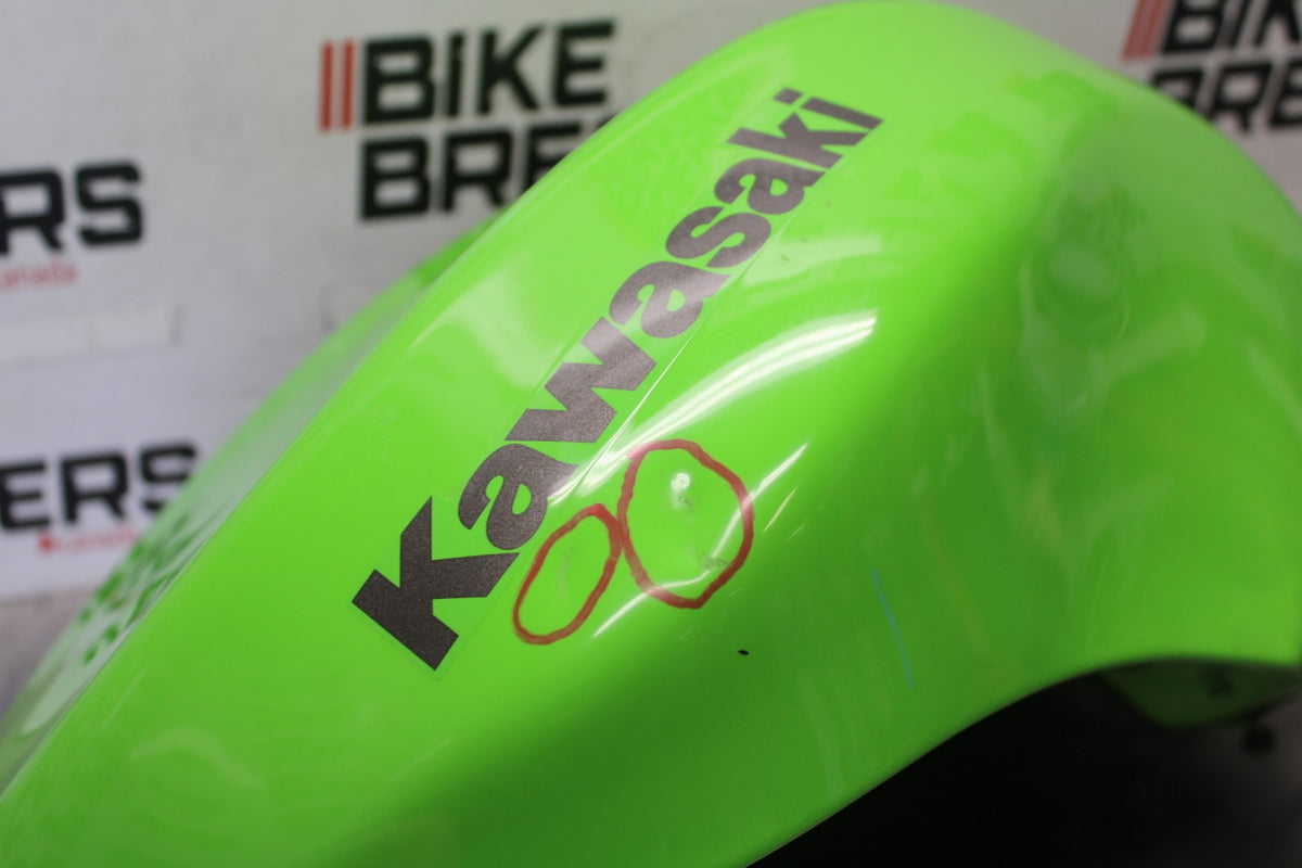 04-05 KAWASAKI NINJA ZX10R GAS TANK FUEL CELL PETROL RESERVOIR BB931