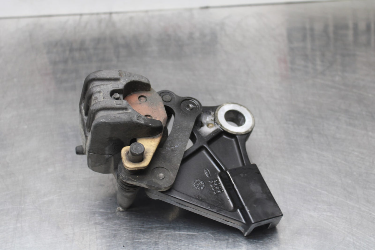 06-07 KAWASAKI NINJA 650R EX650A REAR BACK BRAKE CALIPER W MOUNT BRACKET BB774