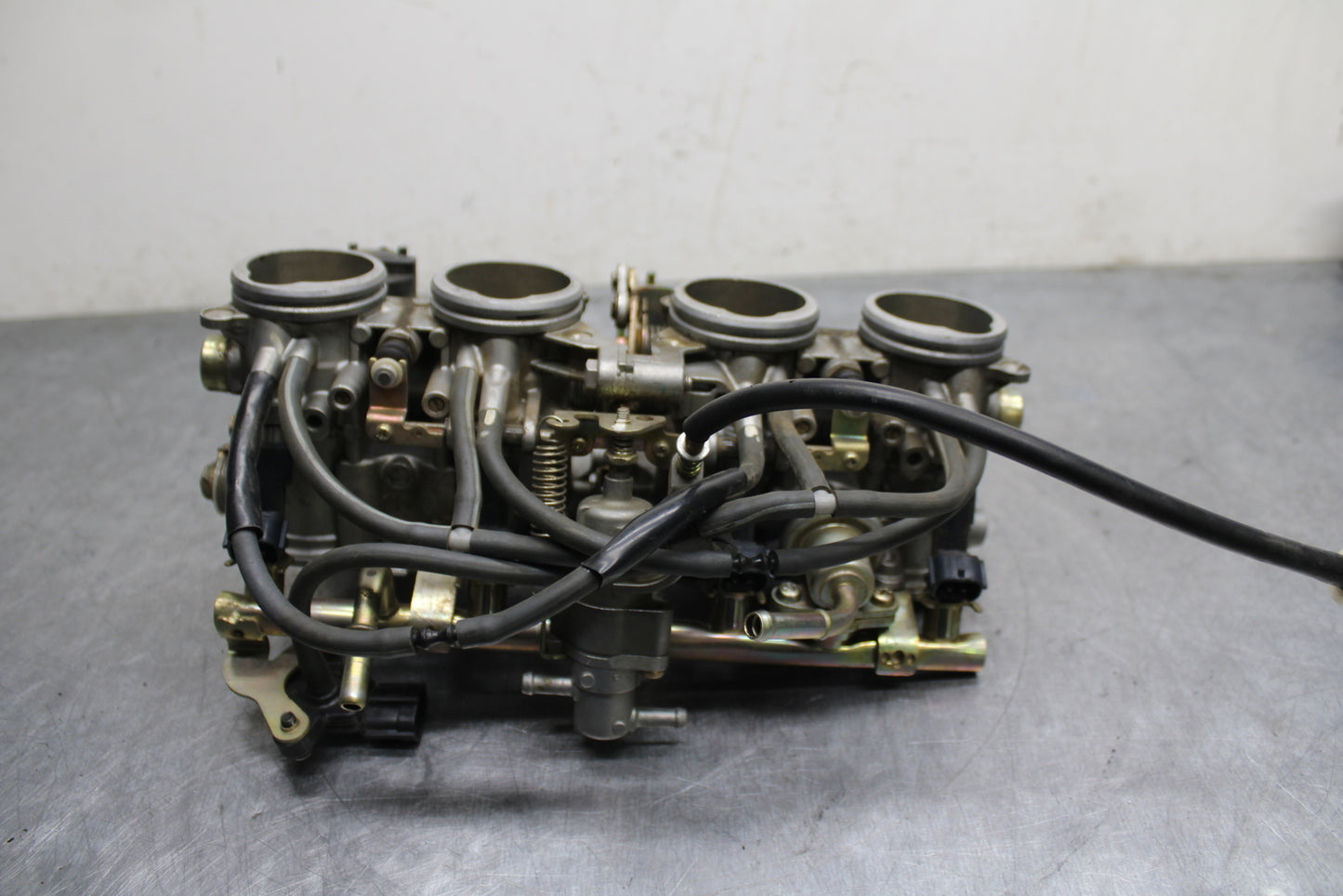 04-05 YAMAHA YZF R1 MAIN FUEL INJECTORS / THROTTLE BODIES BB131