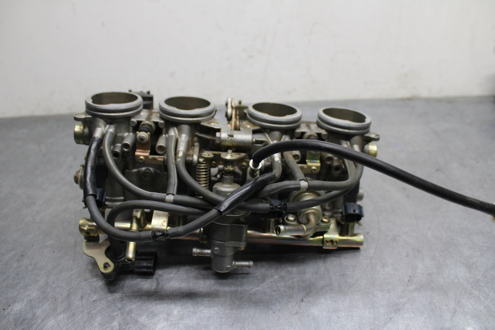 04-05 YAMAHA YZF R1 MAIN FUEL INJECTORS / THROTTLE BODIES BB131