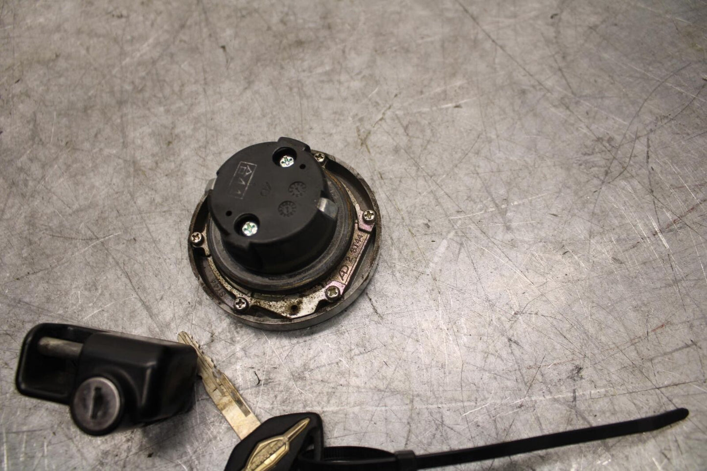 2007 Suzuki Boulevard M50B FUEL TANK GAS CAP  BB537