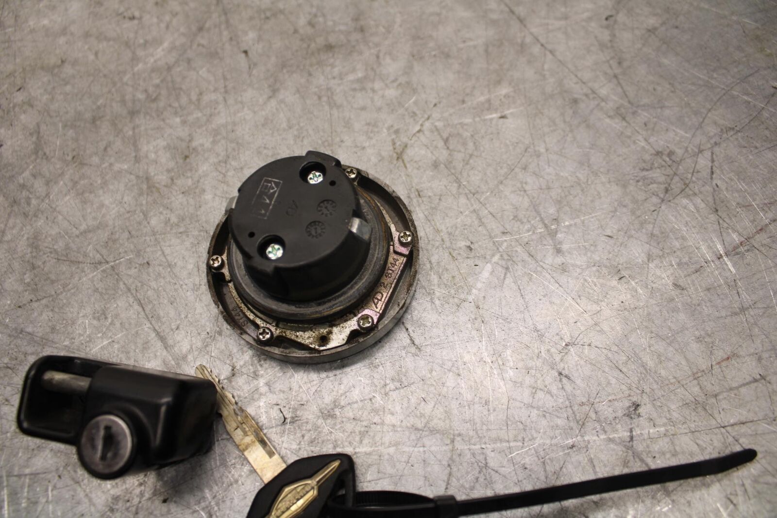 2007 Suzuki Boulevard M50B FUEL TANK GAS CAP  BB537