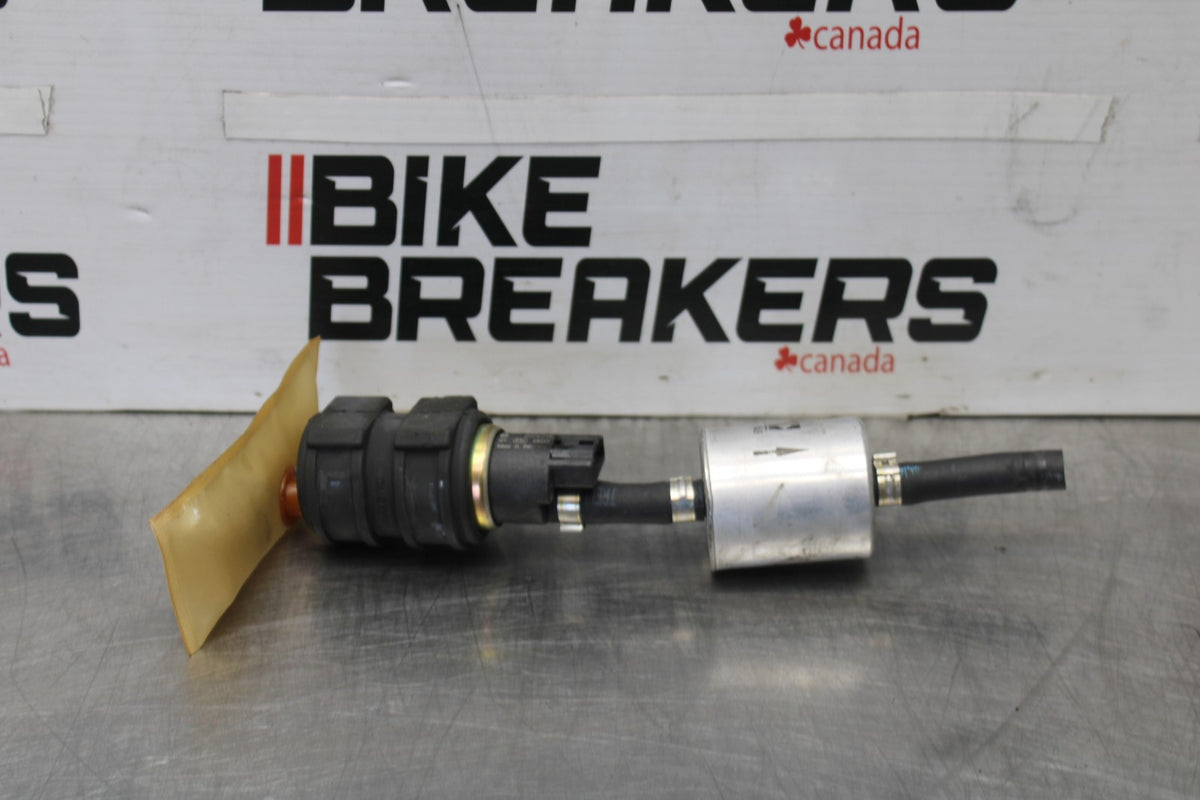05 DUCATI SUPERSPORT 800 FUEL PUMP GAS PETROL SENDER UNIT BB913