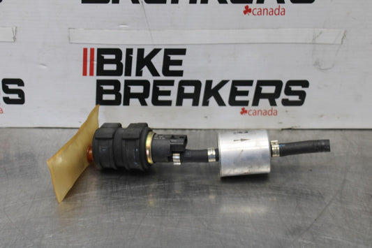 05 DUCATI SUPERSPORT 800 FUEL PUMP GAS PETROL SENDER UNIT BB913