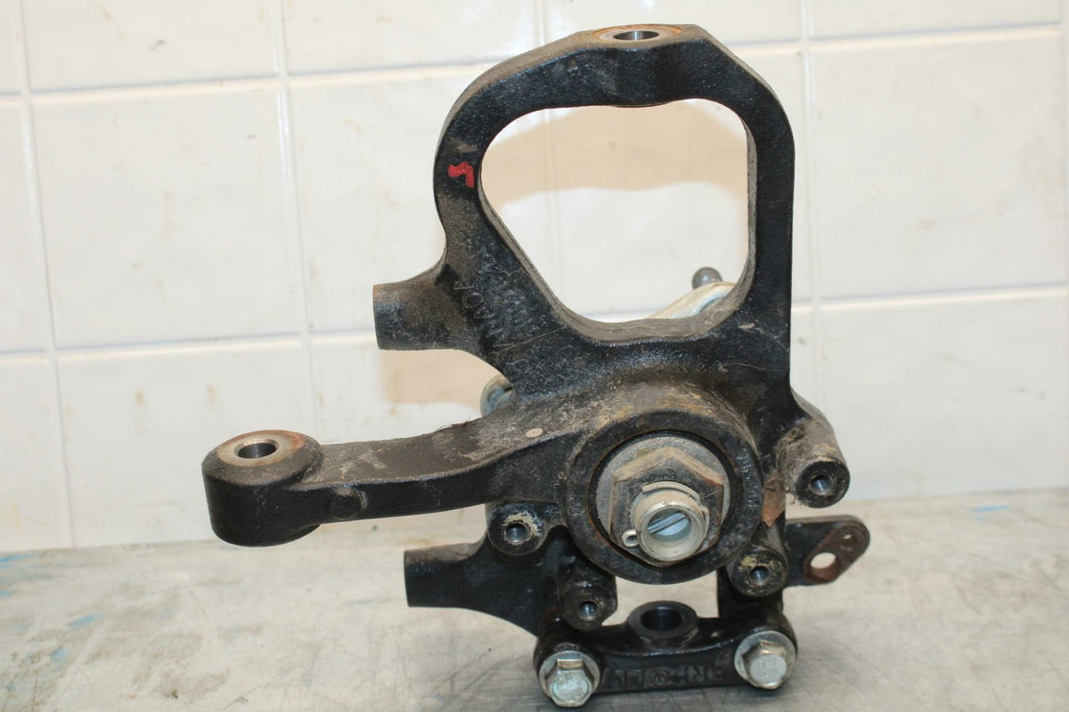 10-12 CAN AM SPYDER RT FRONT LEFT WHEEL SPINDLE KNUCKLE BB415