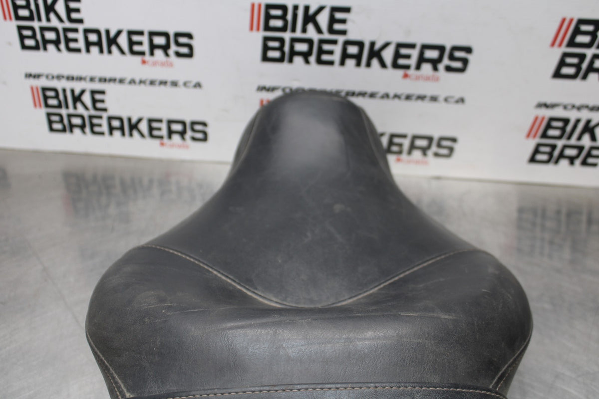 08 HARLEY-DAVIDSON SPORTSTER 1200 FRONT REAR SEAT SADDLE BB794
