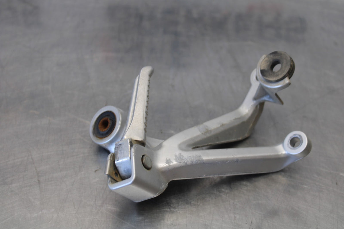 97-00 SUZUKI GSXR600 SRAD RIGHT REAR BACK PASSENGER PEG BB921