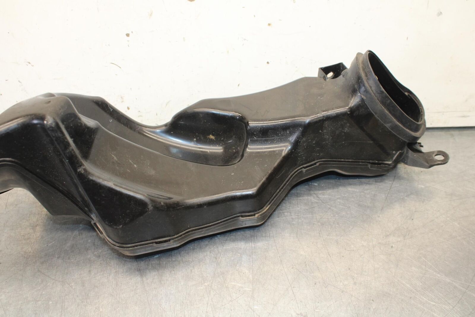 09-11 SUZUKI GSXR1000 RIGHT RAM AIR INTAKE DUCT TUBE 94420-47H00 BB96