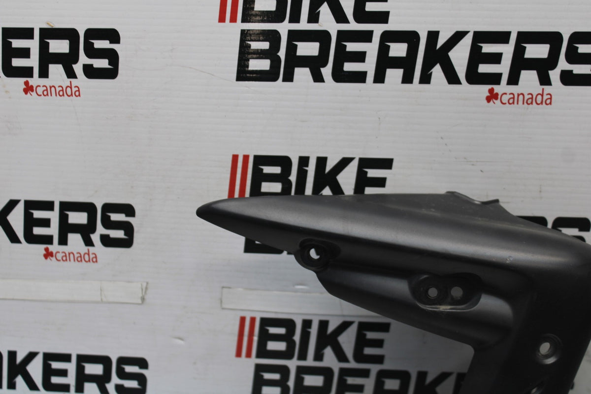 12 TRIUMPH STREET TRIPLE R RIGHT MID UPPER SIDE FAIRING COWL PLASTIC BB914