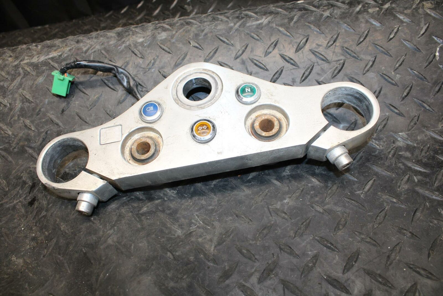 03-05 HONDA SHADOW CLASSIC 750 FORKS UPPER TRIPLE TREE CLAMP BB229