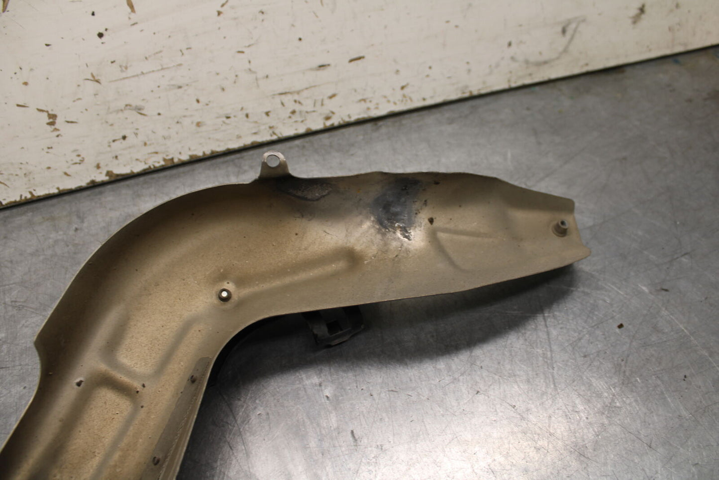 05-06 HONDA CBR600RR REAR BACK MUFFLER EXHAUST PIPE COVER HEAT SHIELD  BB739