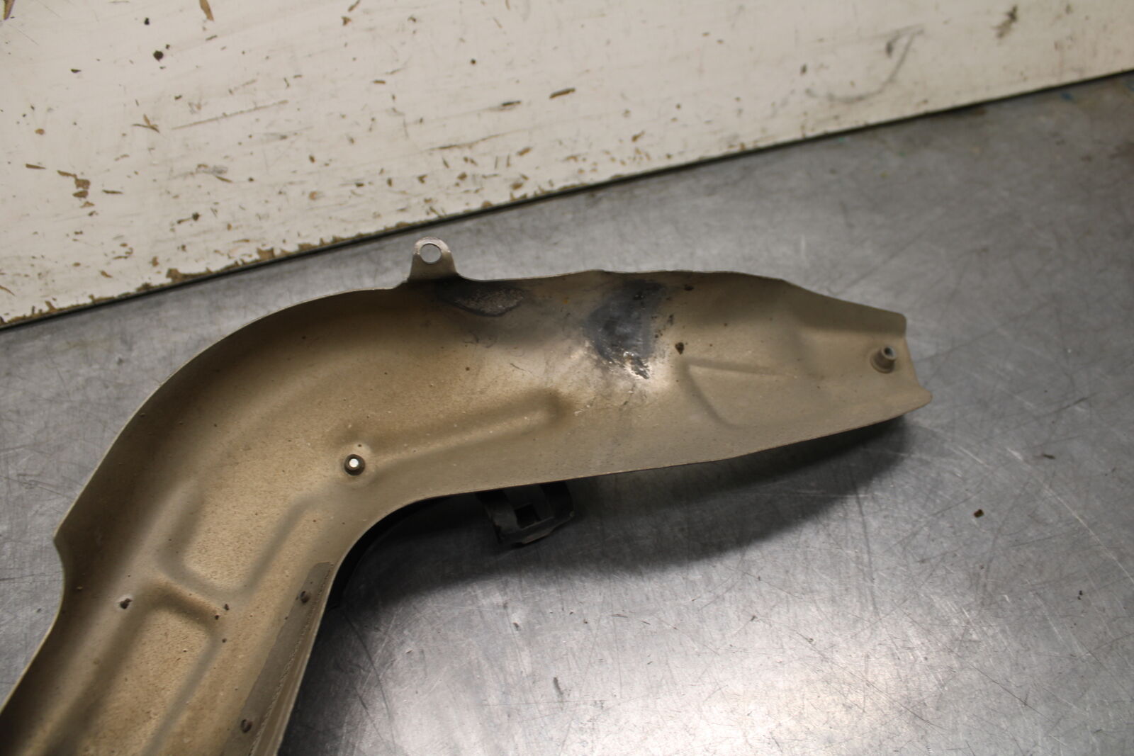 05-06 HONDA CBR600RR REAR BACK MUFFLER EXHAUST PIPE COVER HEAT SHIELD  BB739