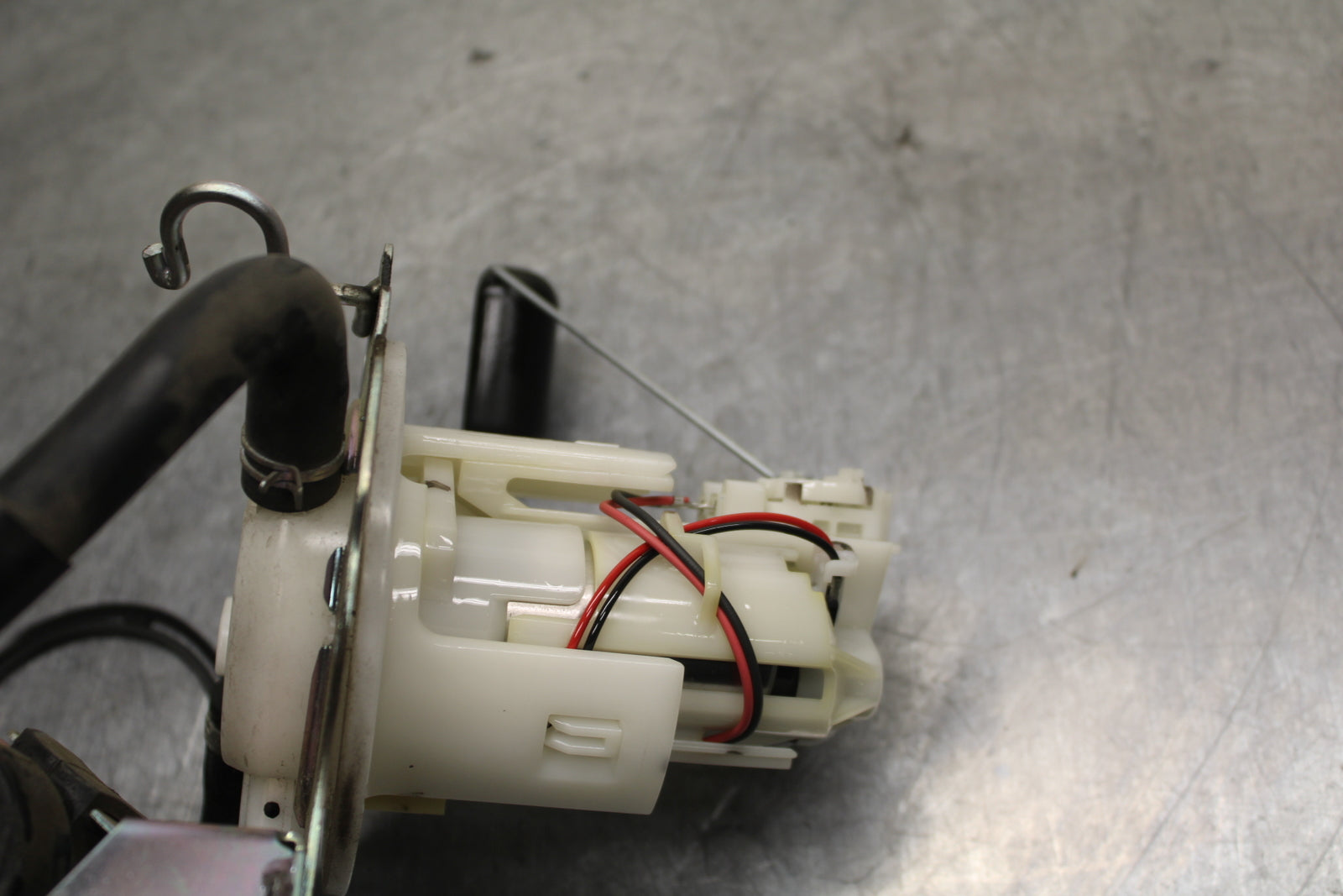 15-16 HONDA CB300F FUEL PUMP GAS PETROL SENDER UNIT BB740