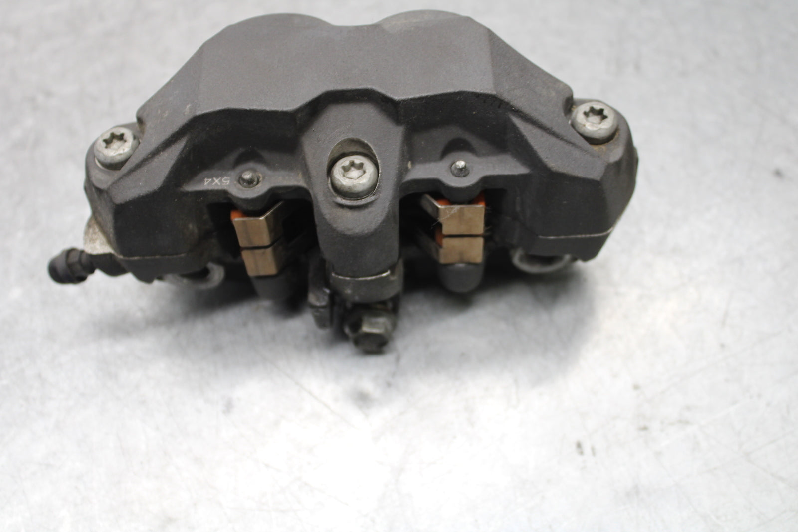 05-06 SUZUKI GSXR1000 RIGHT LEFT FRONT BRAKE CALIPER SET PAIR CALIPERS BB663