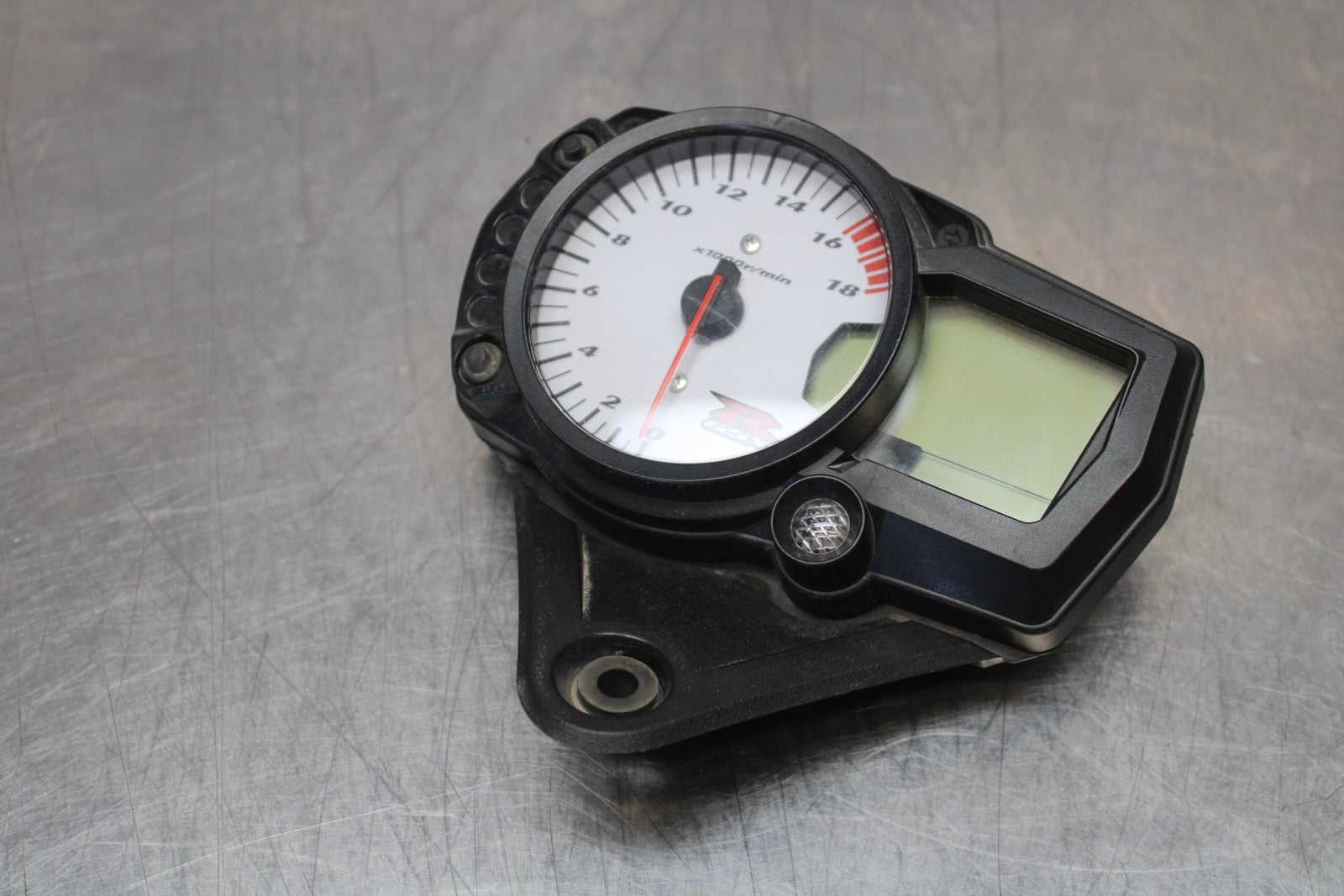 06-07 SUZUKI GSXR 600 SPEEDO TACH GAUGES CLUSTER SPEEDOMETER TACHOMETER BB170