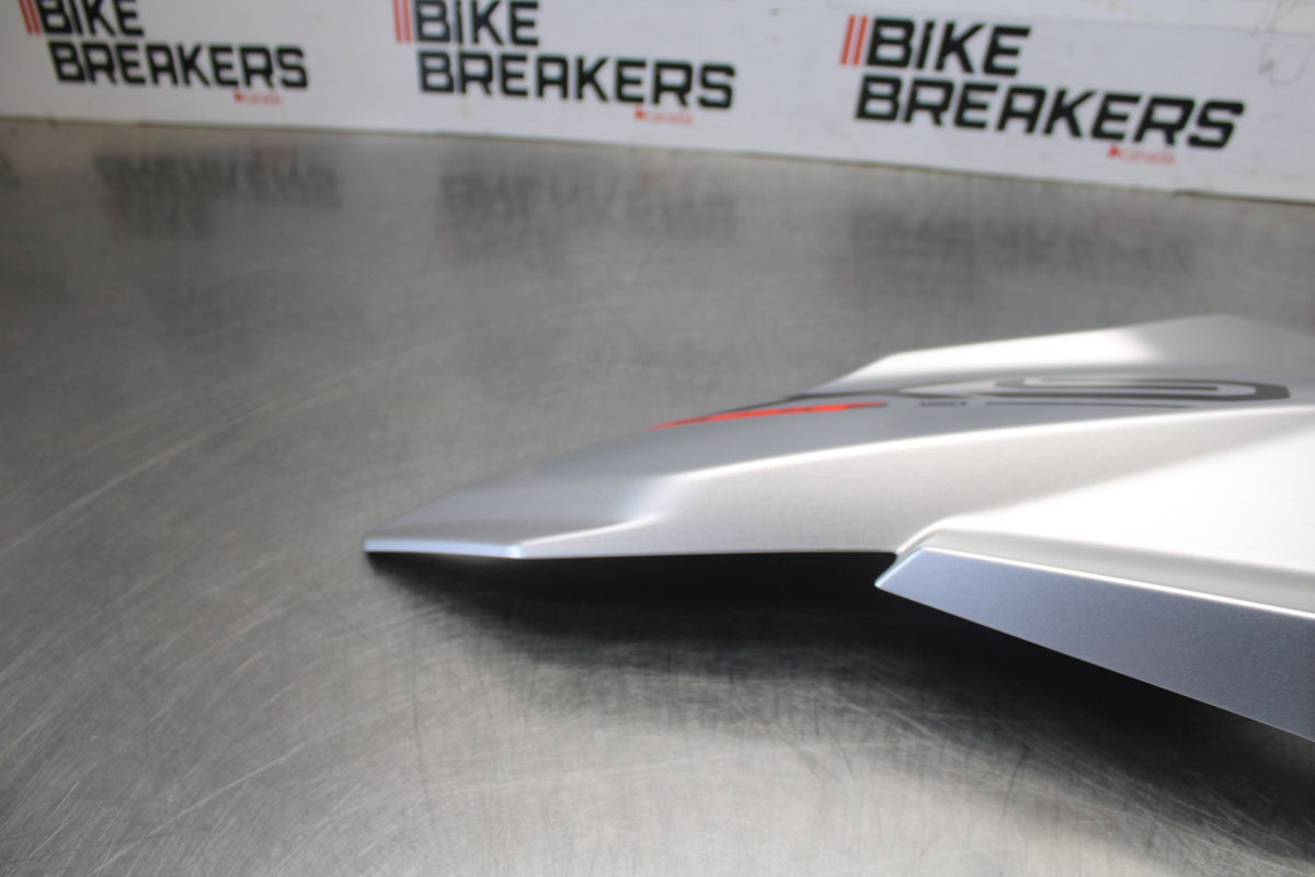 24-26 SUZUKI GSXS1000GX RIGHT FRONT UPPER MID SIDE FAIRING COWL PLASTIC BB00
