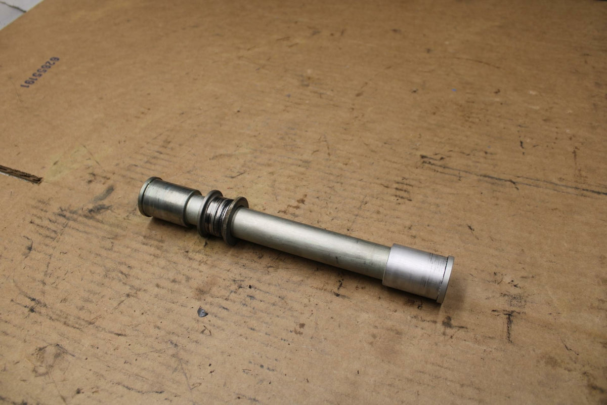 09-12 KAWASAKI NINJA ZX6R FRONT WHEEL RIM AXLE PIVOT BOLT BB383