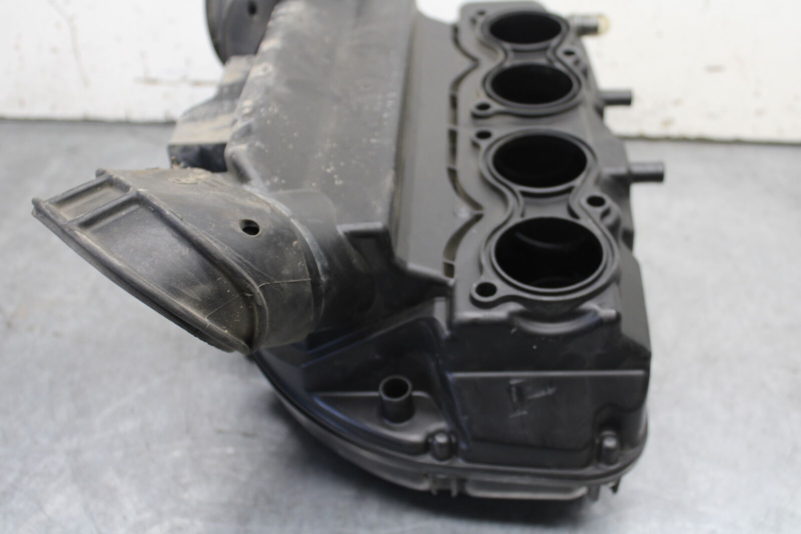 11-24 SUZUKI GSXR750 AIRBOX AIR INTAKE FILTER BOX BB714