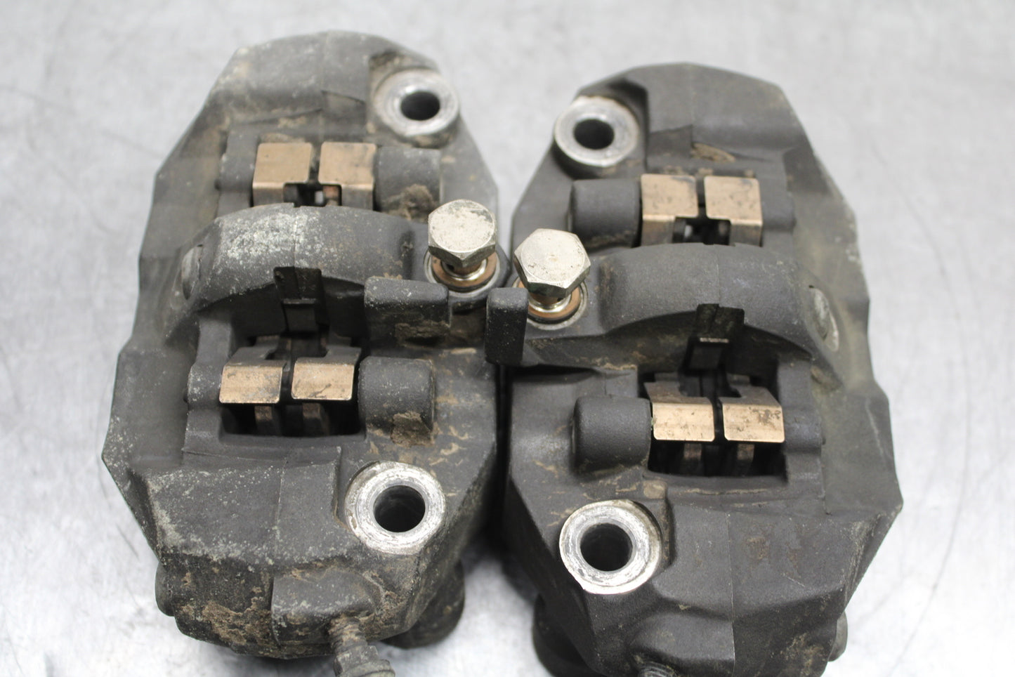 06-07 SUZUKI GSXR 600 RIGHT LEFT FRONT BRAKE CALIPER SET PAIR CALIPERS BB737