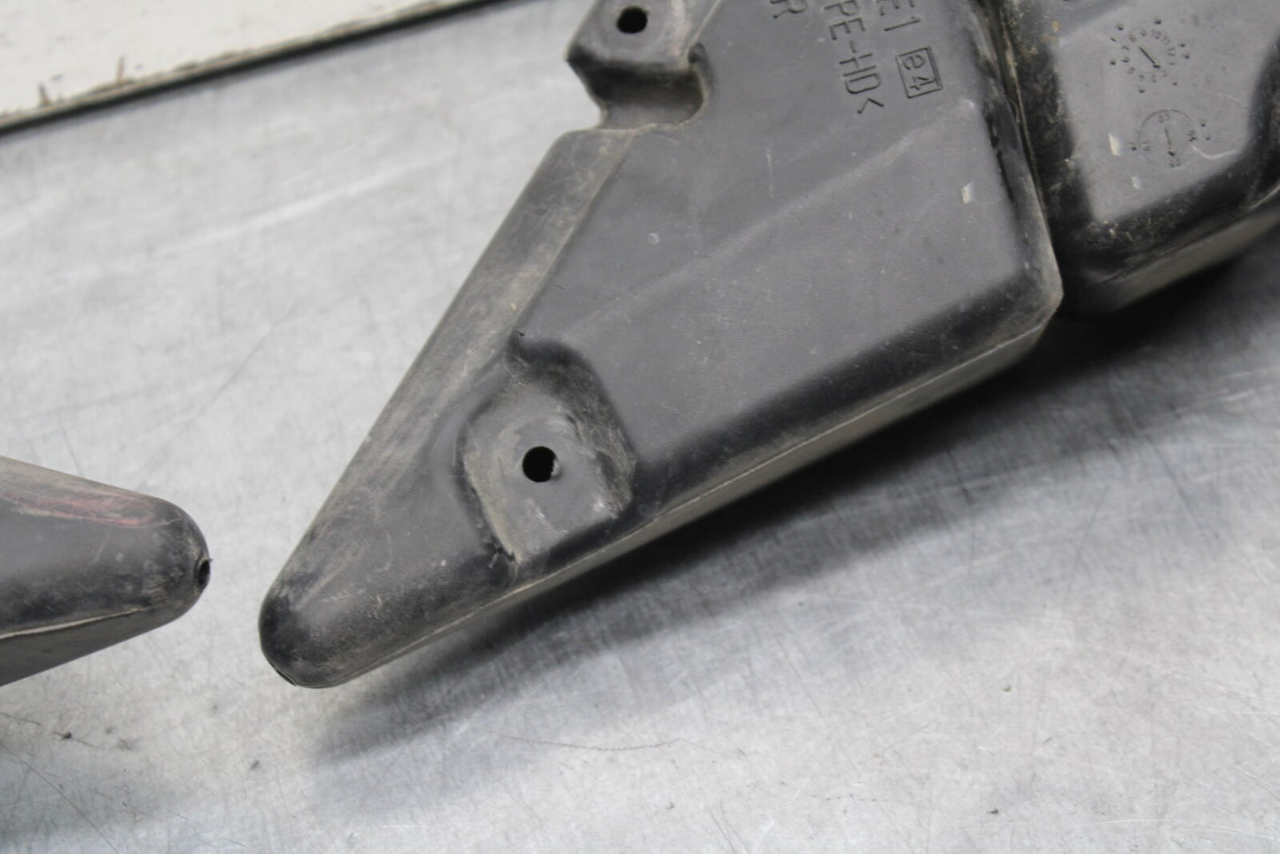 05-06 HONDA CBR600RR RIGHT LEFT INTAKE DUCTS 64330-MEE-A00 64335-MEE-940 BB655 