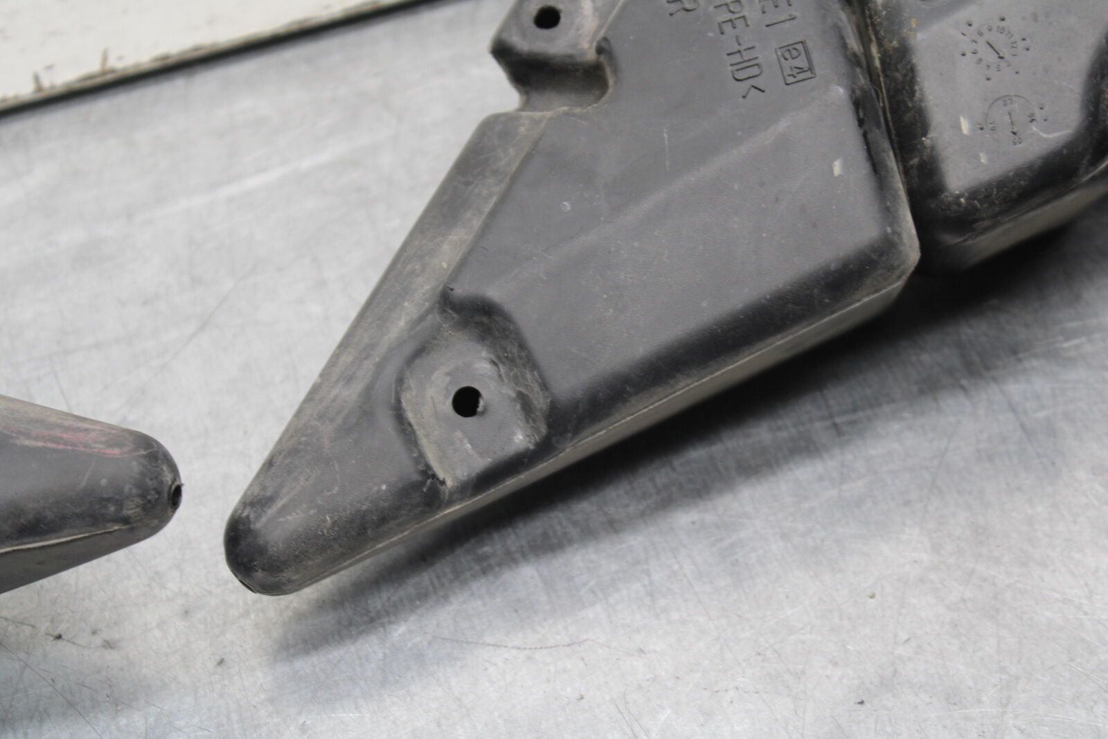 05-06 HONDA CBR600RR RIGHT LEFT INTAKE DUCTS 64330-MEE-A00 64335-MEE-940 BB655 