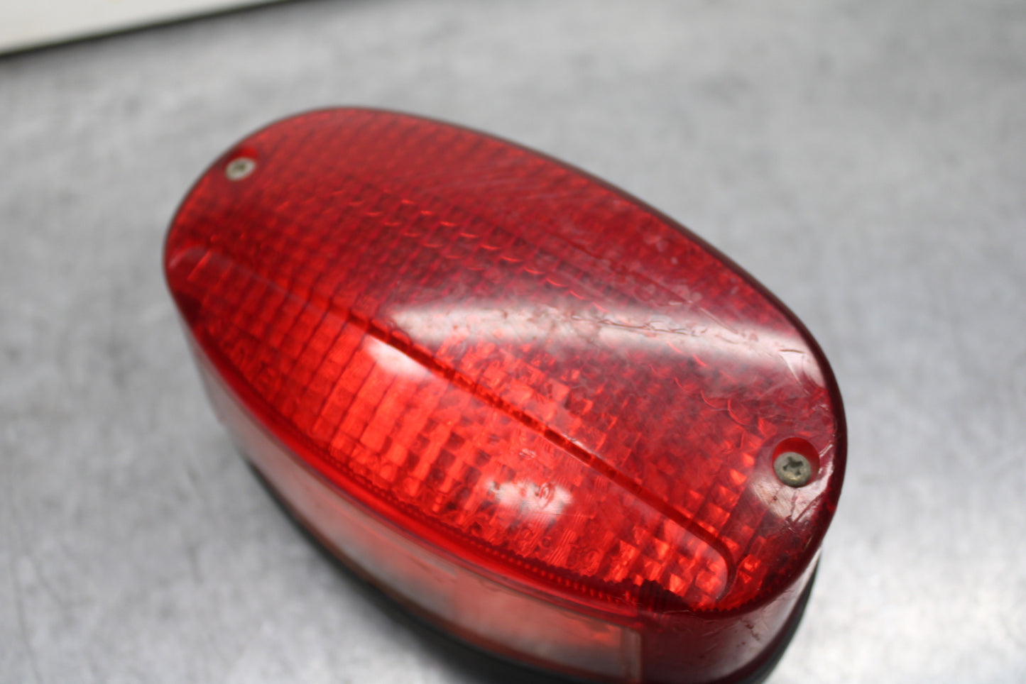 02-03 YAMAHA V STAR 1100 TAILLIGHT REAR TAIL BRAKE LIGHT BB124