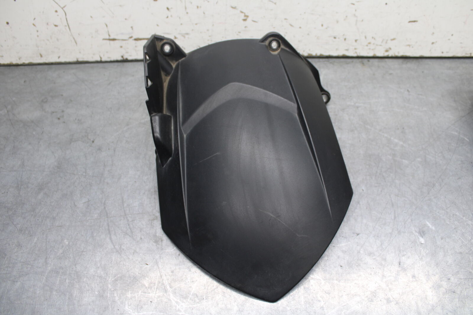 07-08 YAMAHA YZF R1 REAR BACK WHEEL TIRE HUGGER FENDER BB724