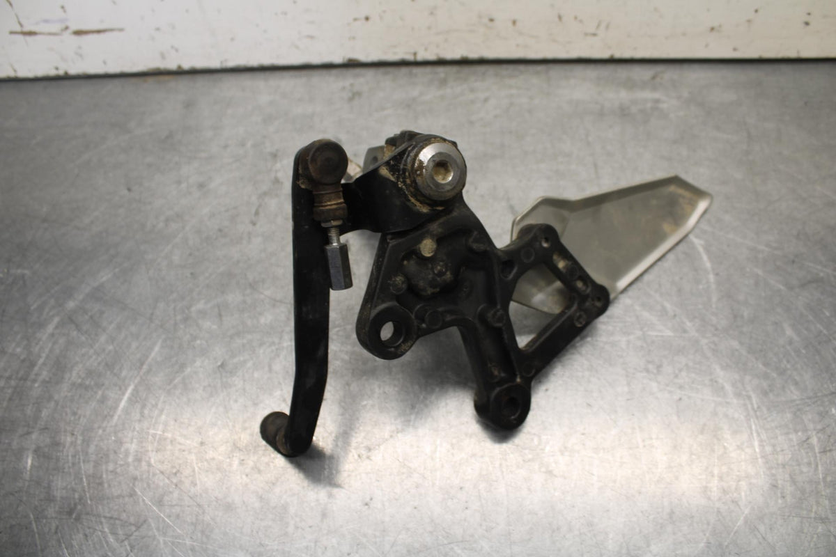 23-24 KAWASAKI NINJA ZX4R LEFT REARSET REAR SET DRIVER FOOT PEG REST STOP BB638