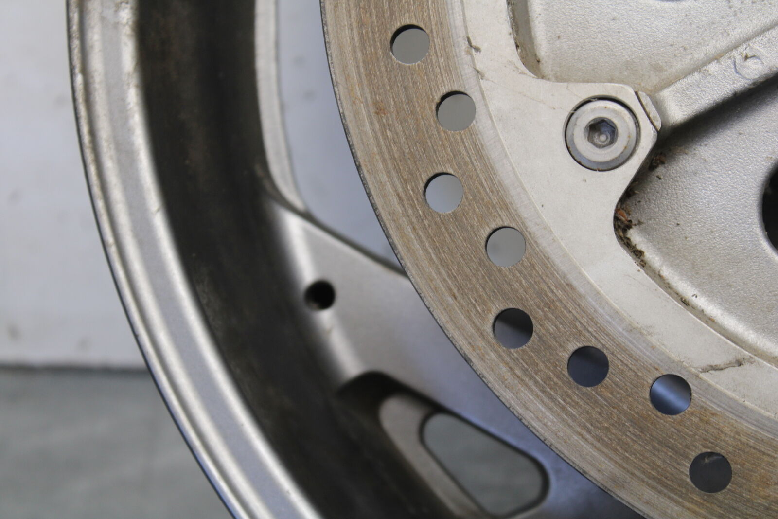 04-12 HONDA ST1300A REAR WHEEL AND ROTOR BACK BRAKE DISC (ITEM B) BB669