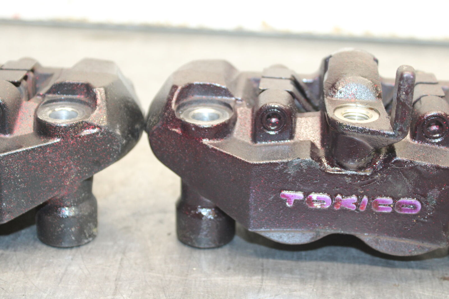 05-06 SUZUKI GSXR1000 RIGHT LEFT FRONT BRAKE CALIPER SET PAIR CALIPERS BB113