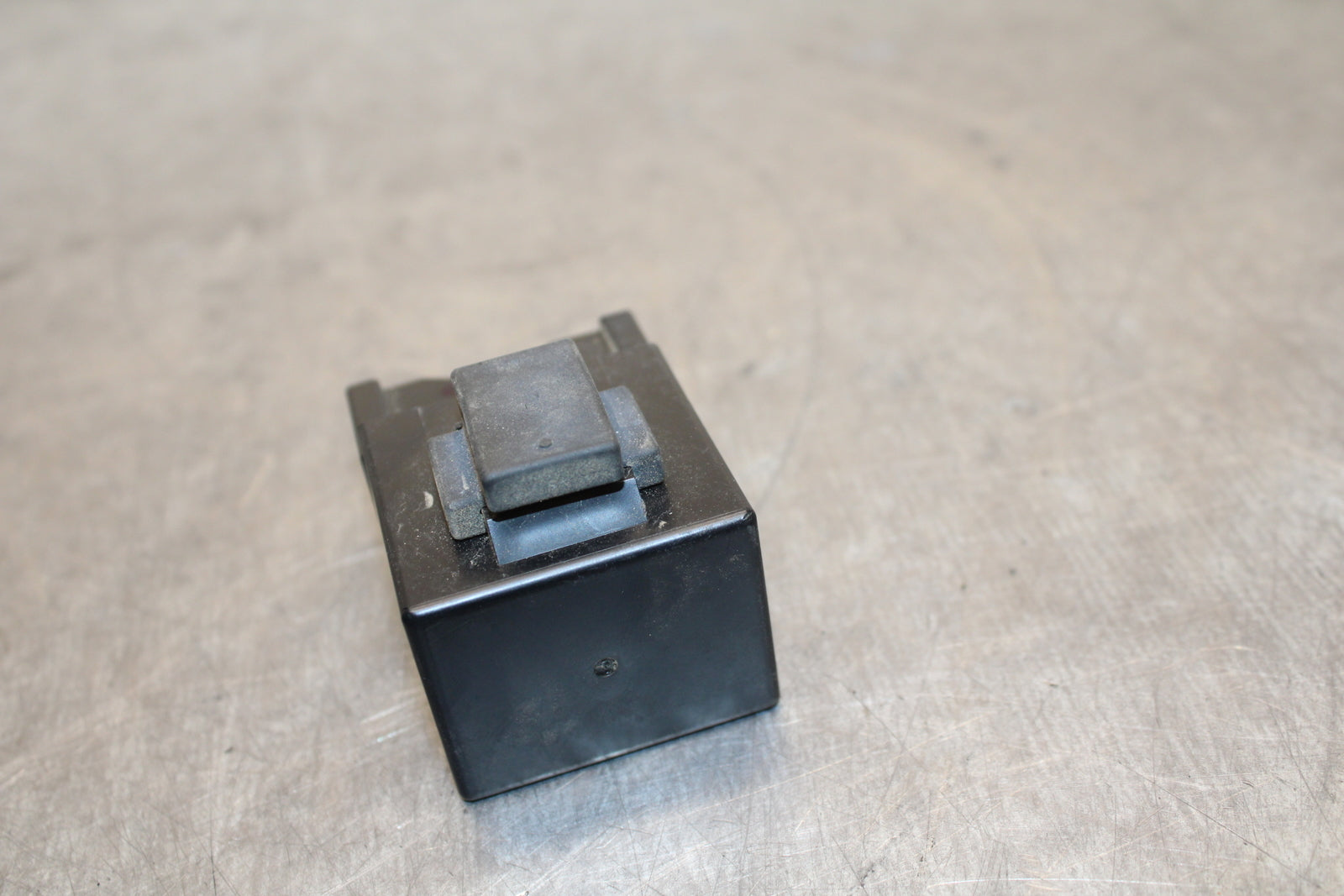 08-16 YAMAHA YZF R6 RELAY ASSEMBLY FUSE BOX BB131