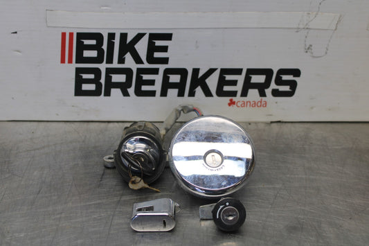 08 KAWASAKI VULCAN 1600 VN1600D NOMAD IGNITION KEY GAS SEAT HELMET LOCK BB904