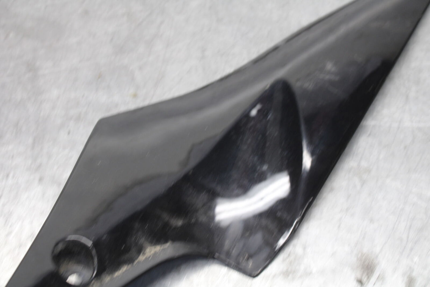 06-07 SUZUKI GSXR 600 LEFT GAS TANK FUEL CELL PANEL COVER TRIM COWL  BB694